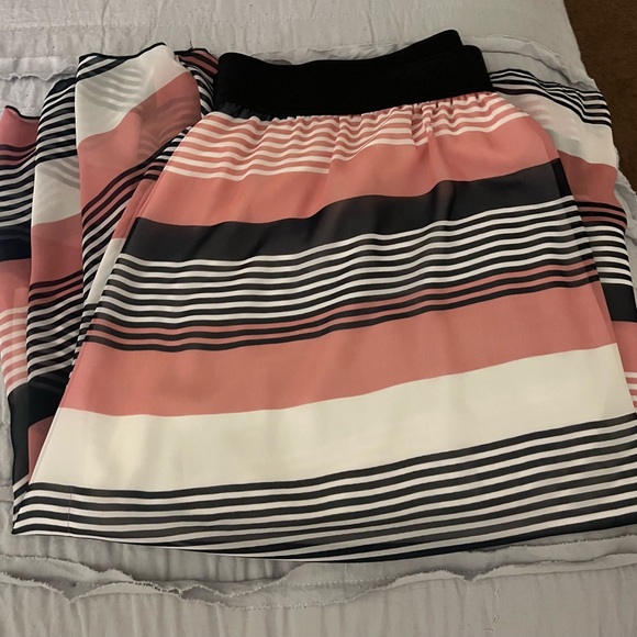 Lularoe Lola Skirt - Picture 2 of 3